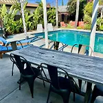 Villa La Verde - Newly Designed 4Br Villa With Pool & Guesthouse By Topanga