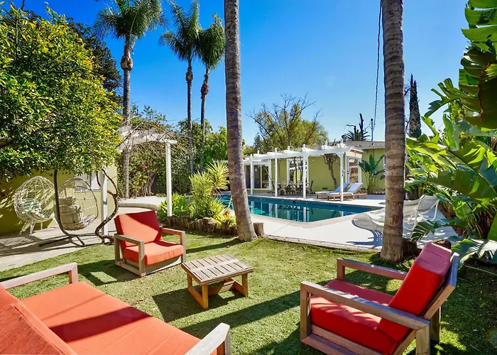 Villa La Verde - Newly Designed 4Br Villa With Pool & Guesthouse By Topanga